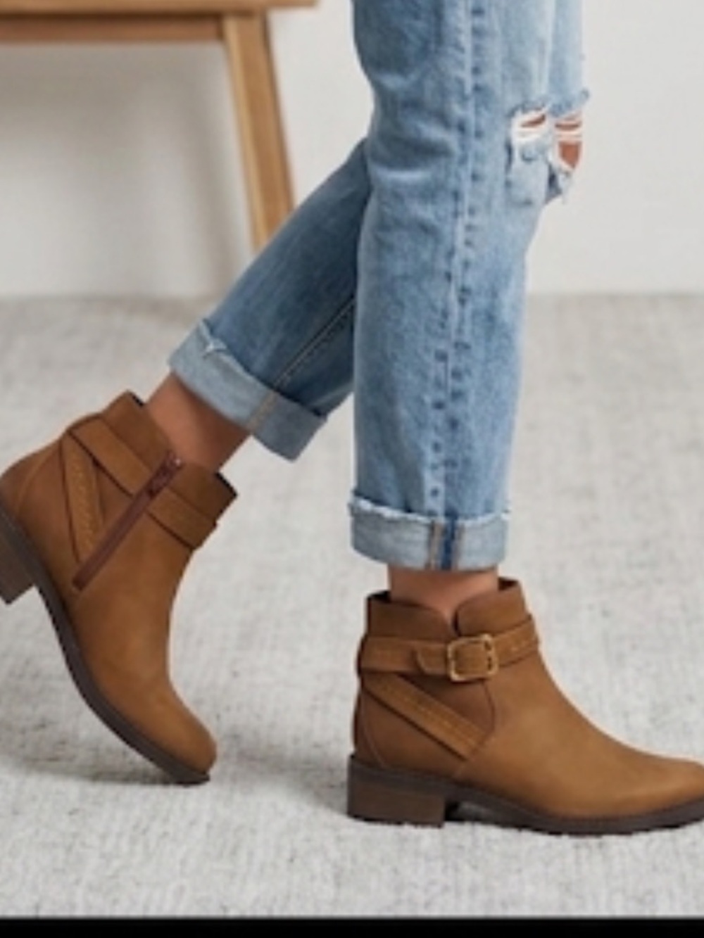 Clarks Women's Maye Strap Chelsea Boot size 6 NWT